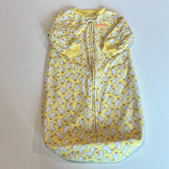 Carters - 0/9 month fleece sleep sack, ducks/birds - Picture 1 of 3
